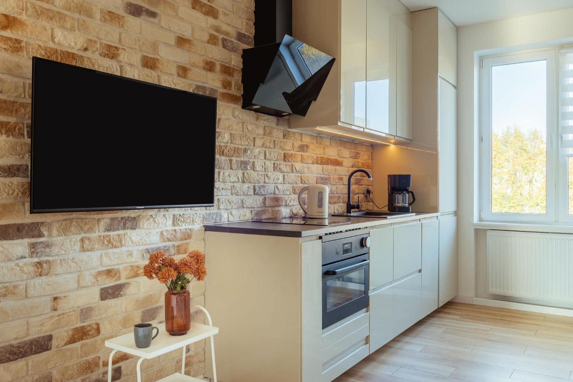 Cozy With Balcony Near Old Town By Rent Like Apartment