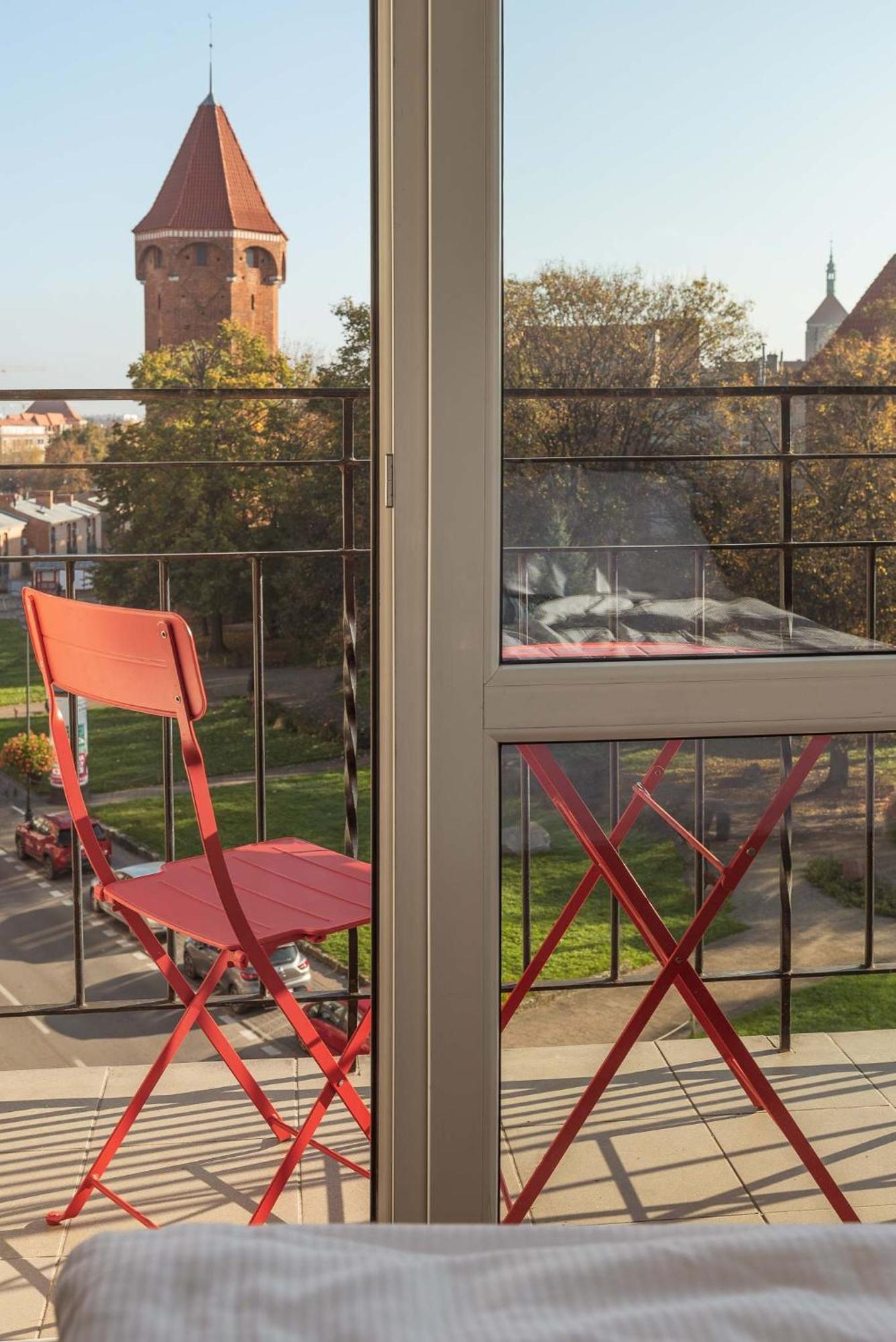 Apartament Cozy With Balcony Near Old Town By Rent Like